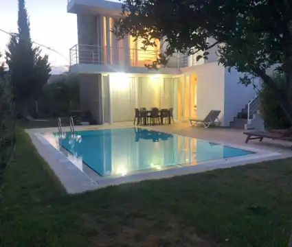 Belek’te Kiralık Özel Havuzlu, Bahçeli ve Geniş Ailelere Uygun Lüks Villa