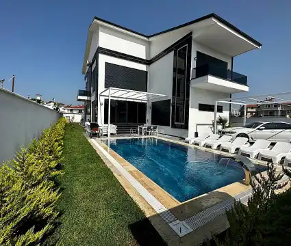 Belek’te Merkeze Yakın, Özel Havuzlu Geniş Teraslı Modern Villa