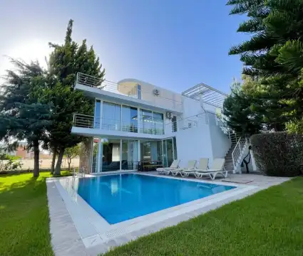Belek’te Korunaklı, Gözlerden Uzak Özel Havuzlu Lüks Villa