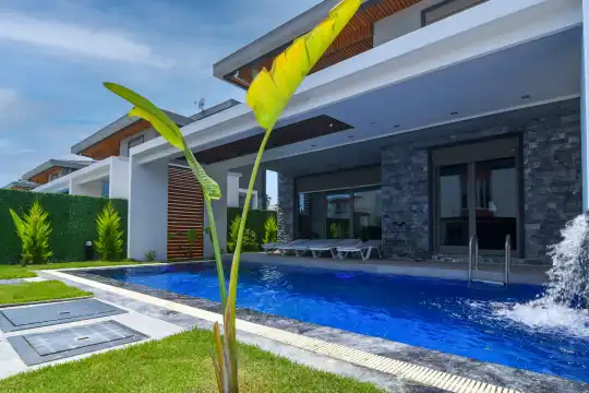 Belek’in Kalbinde Deniz ve Dağların Eşsiz Manzarasıyla Huzur Dolu Bir Villa