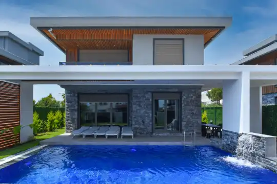 Belek’in Kalbinde Deniz ve Dağların Eşsiz Manzarasıyla Huzur Dolu Bir Villa