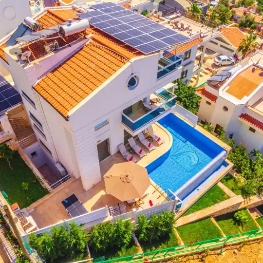 Kalkan'da Plaja 550 Metre Mesafede Sonsuzluk Havuzlu Deniz Manzaralı Villa