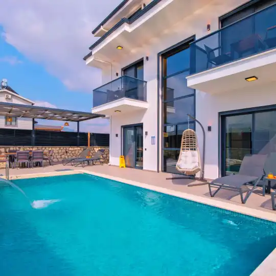 Fethiye'de Plajlara Yakın Balayı ve Aileler İçin Özel Tasarlanmış Villa