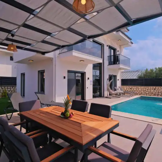 Fethiye'de Plajlara Yakın Balayı ve Aileler İçin Özel Tasarlanmış Villa