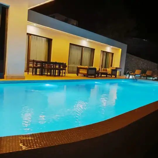 Kalkan İslamlar'da Jakuzili, Havuzlu ve Panoramik Deniz Manzaralı Lüks Villa