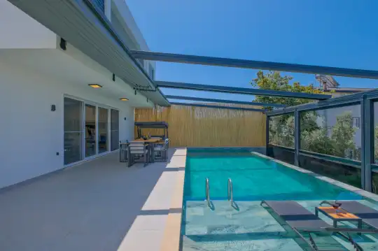 Fethiye Eldirek’te Jakuzili ve Isıtmalı Havuzlu Lüks Kiralık Villa