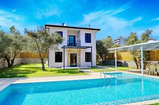 Balayı ve Çekirdek Ailelere Uygun: Kalkan’da Muhafazakar Tatil Villası