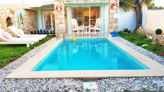 Kalkan Akbel’de 2 Kişilik, Jakuzili ve Özel Havuzlu Balayı Villası