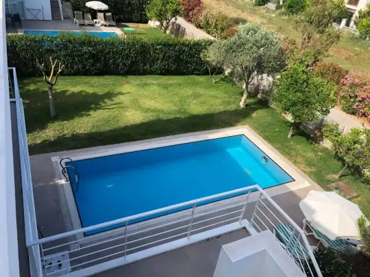  Belek’te Korunaklı Havuzlu, Güvenlikli Site İçinde Lüks Tatil Villası 