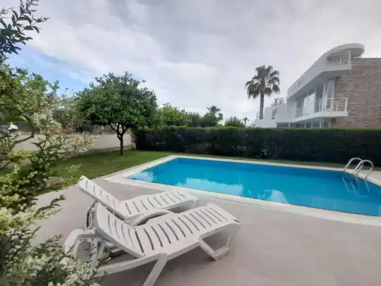 Belek’te Kiralık Özel Havuzlu, Bahçeli ve Geniş Ailelere Uygun Lüks Villa