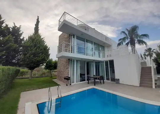Belek’te Kiralık Özel Havuzlu, Bahçeli ve Geniş Ailelere Uygun Lüks Villa