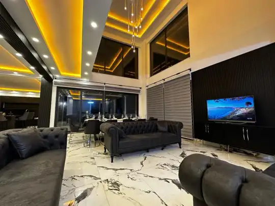 Belek’te Merkeze Yakın, Özel Havuzlu Geniş Teraslı Modern Villa