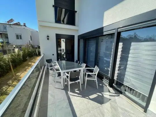 Antalya'da Denize 5 Dakika Mesafede Jakuzi ve Bahçeli Lüks Villa Tatil