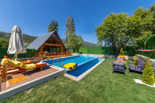 Kalkan'da Balayı ve Küçük Aileler İçin Konforlu, Şık Tasarımlı Villa