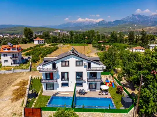 Fethiye Seydikemer'de Kalabalık Aileler İçin 8 Kişilik Tatil Villası