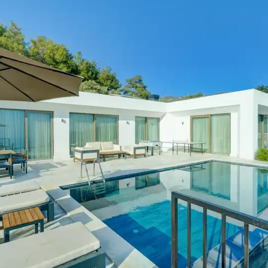 Kaş İslamlar'da 3 Yatak Odalı, 6 Kişilik Jakuzili ve Özel Havuzlu Lüks Villa