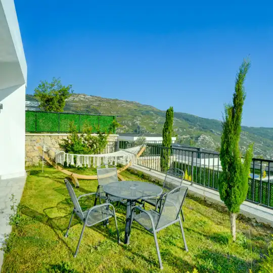 Kaş İslamlar'da 3 Yatak Odalı, 6 Kişilik Jakuzili ve Özel Havuzlu Lüks Villa