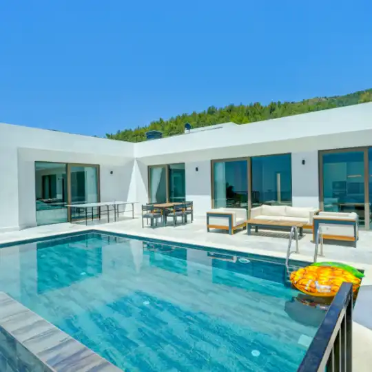 Kalkan İslamlar'da 6 Kişilik, Jakuzili 3 Yatak Odalı, Panoramik Deniz Manzaralı Lüks Villa