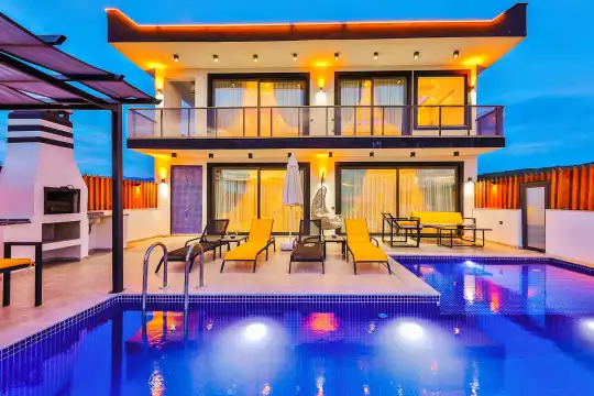 Patara’da 3 Yatak Odalı Isıtmalı Kapalı Havuz ve Sauna Konforuyla Huzurlu Bir Kaçamak