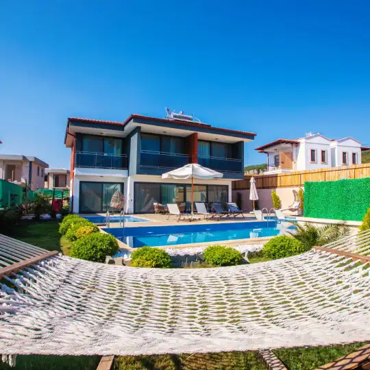 Kaş'ta Eşsiz Deniz Manzarası ile Konfor ve Lüksü Bir Araya Getiren Tatil Villası