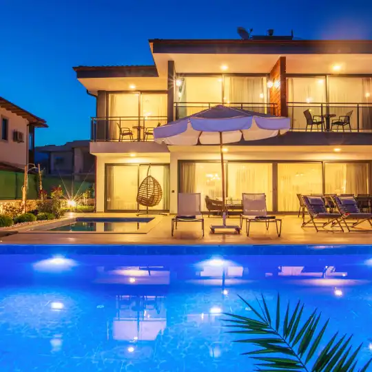 Kaş'ta Eşsiz Deniz Manzarası ile Konfor ve Lüksü Bir Araya Getiren Tatil Villası