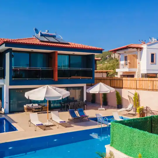 Kaş'ta Eşsiz Deniz Manzarası ile Konfor ve Lüksü Bir Araya Getiren Tatil Villası