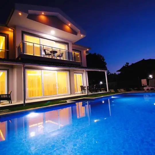 Dalyan’ın Doğasında Geniş Bahçeli Özel Yüzme Havuzlu Villa
