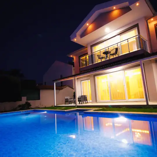 Dalyan’ın Doğasında Geniş Bahçeli Özel Yüzme Havuzlu Villa