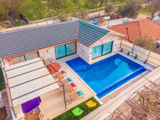 Kalkan'da Huzur ve Konfor Dolu Doğanın Güzelliğinde Rüya Gibi Tatil Villası