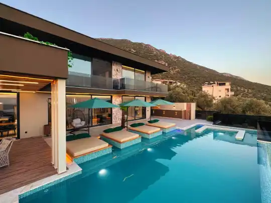 Kalkan’da 9 Kişilik Denize Yakın ve Muhteşem Manzaralı Sonsuzluk Havuzlu Lüks Villa