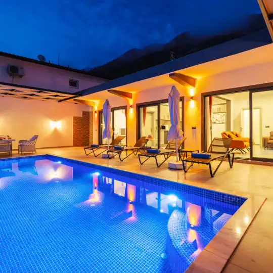 Kalkan Merkeze ve Ünlü Plajlara Yürüme Mesafesinde Villa