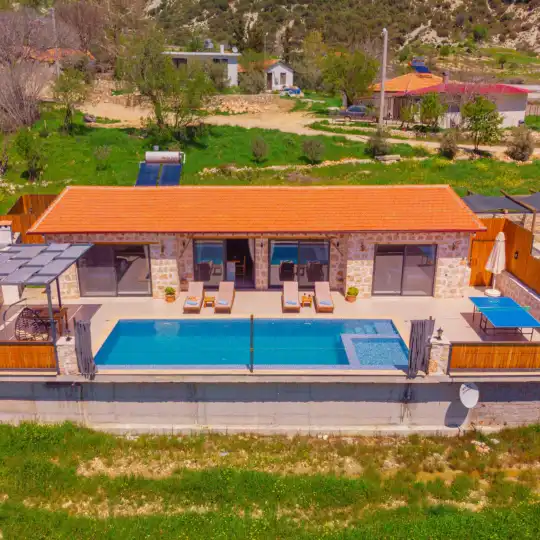 Likya Yolu’nun Eşsiz Güzellikleriyle Çevrili Özel Korunaklı Havuzlu Tatil Villası
