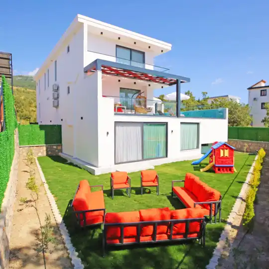 Kalkan’a Yakın Doğa ve Lüksü Birleştiren  Eğlenceli Alanlarla Dolu Villa