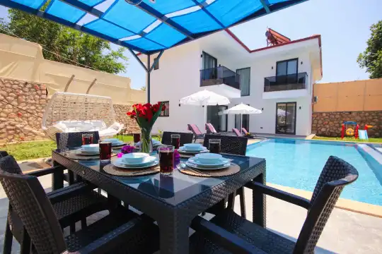 Kalkan Patara’da Jakuzili Doğa Manzaralı Özel Havuzlu Balayı ve Ailelere Özel Villa