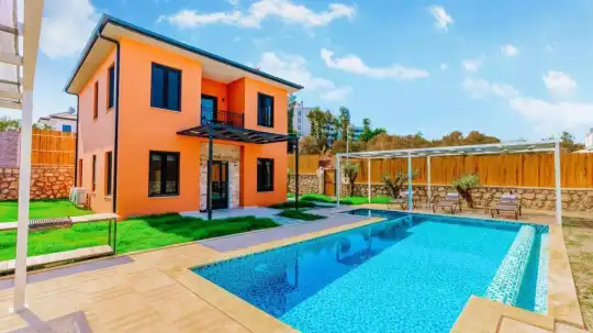 Kalkan’da Sessiz, Huzurlu Modern Tatil Deneyimi Doğa Manzarası ve Özel Havuz Keyfi