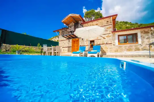 Kalkan'da Şehrin Gürültüsünden Uzak, Doğa İçinde Bir Tatil Cenneti