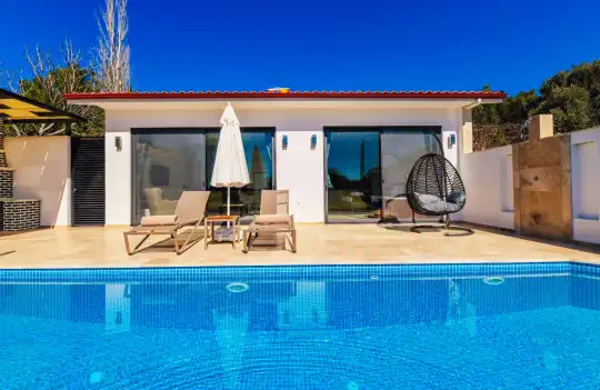 Kalkan'da Yan Yana Kiralanabilir ve Kalabalık Gruplar İçin İdeal Kiralık Villalar