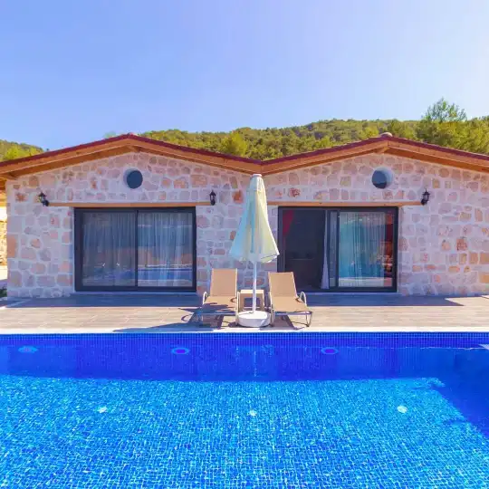 Kalkan'da Muhafazakar Aileler ve Balayı Çiftleri İçin Özel Tasarlanmış Villa