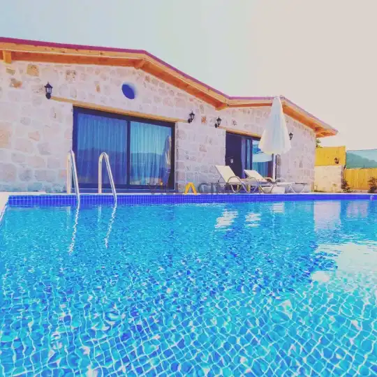 Kalkan'da Muhafazakar Aileler ve Balayı Çiftleri İçin Özel Tasarlanmış Villa