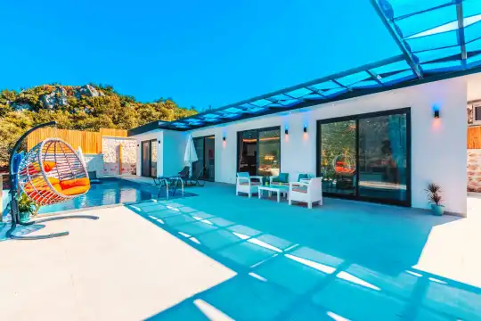Kaputaş Plajı’na Yakın Doğa ile Şehir Hayatını Birleştiren Villa