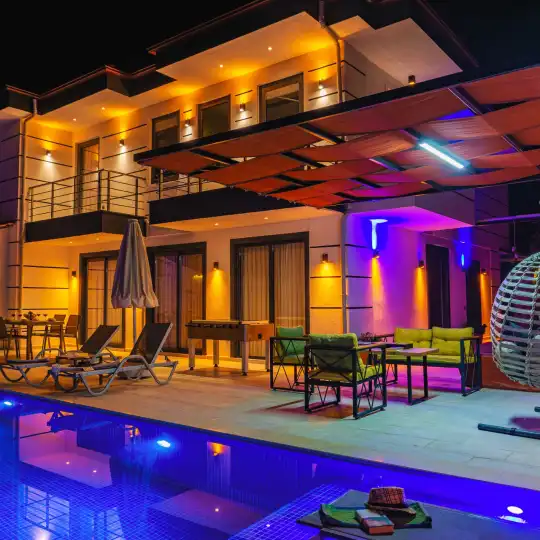 Kalkan'da Denize Yalnızca 1.5 km Mesafede, Gözlerden Uzak Doğayla Bütünleşik Villa