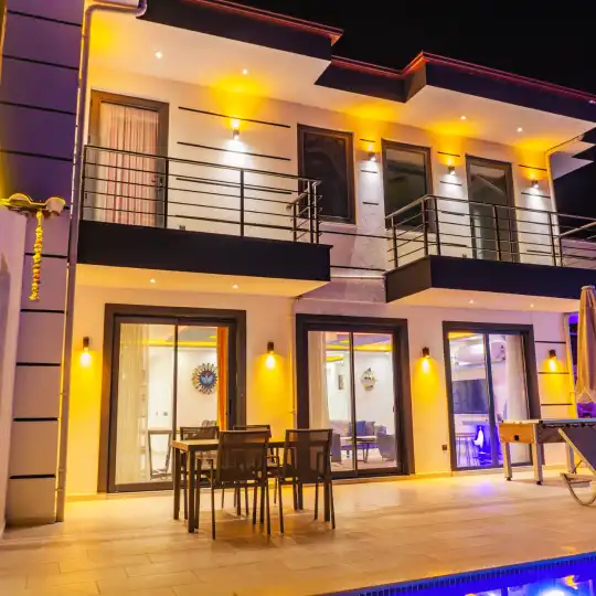 Kalkan'da Denize Yalnızca 1.5 km Mesafede, Gözlerden Uzak Doğayla Bütünleşik Villa