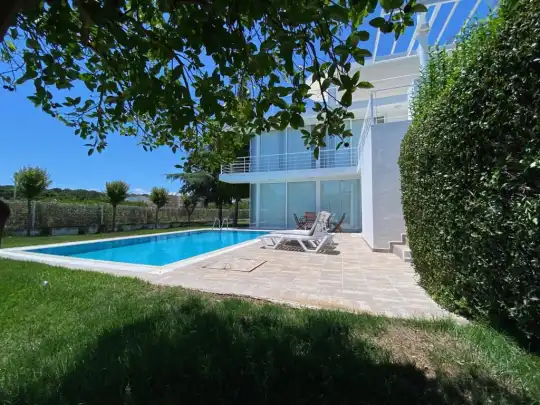 Belek’te Korunaklı, Gözlerden Uzak Özel Havuzlu Lüks Villa