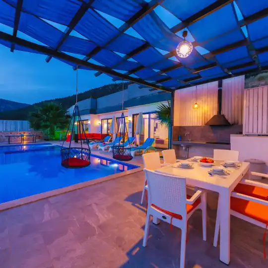 Kalkan'da Aile ve Balayı Çiftleri İçin Özel Tasarlanmış, Çocuk Oyun Alanlı Villa