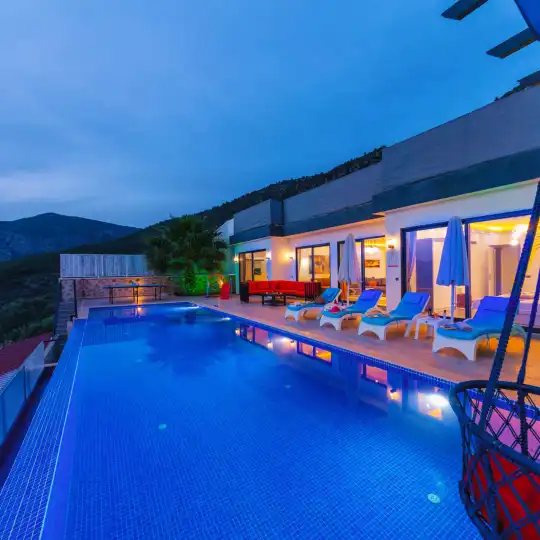 Kalkan'da Aile ve Balayı Çiftleri İçin Özel Tasarlanmış, Çocuk Oyun Alanlı Villa