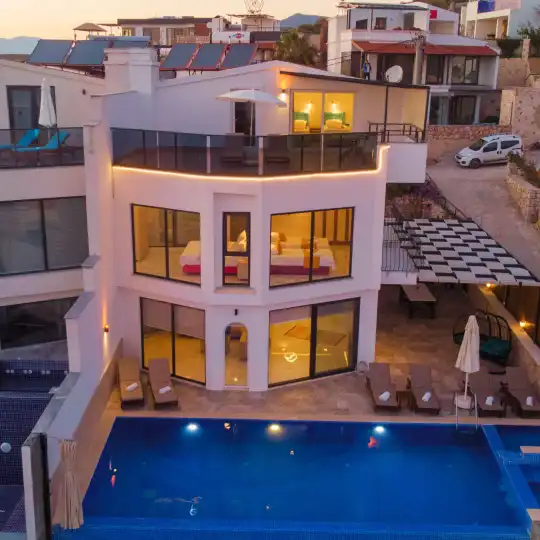 Sonsuzluk Havuzuyla Akdeniz Manzarası: Kalkan’da Unutulmaz Tatil