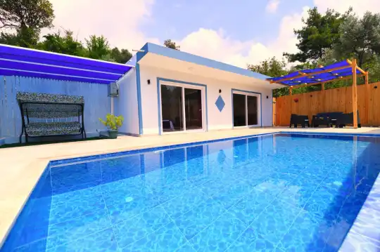 Kaş Kalkan'da Plajlara Kısa Mesafede, Tam Korunaklı Jakuzili Villa