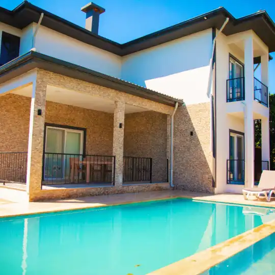 Ortaca'da Havuzlu, Bahçeli, Geniş Kapasiteli ,Modern Mimari ve Doğayla İç İçe Tatil