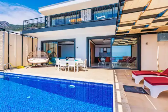 Kalkan Kördere’nin En Gözde Villası: Deniz ve Doğa Manzaralı Villa