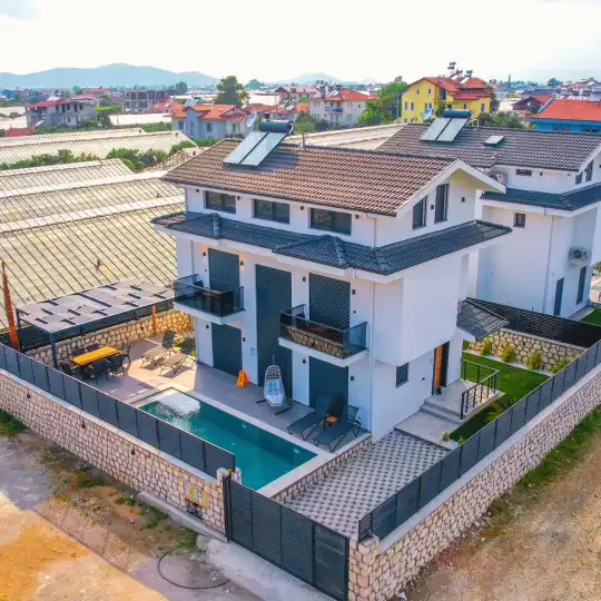 Fethiye’nin Kalbinde Konfor ve Mahremiyet Sunan Korunaklı Havuzlu Villa